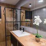 Nowoczesny Na Warmii I Mazurach Z Garazem 아파트 비스쿠피크